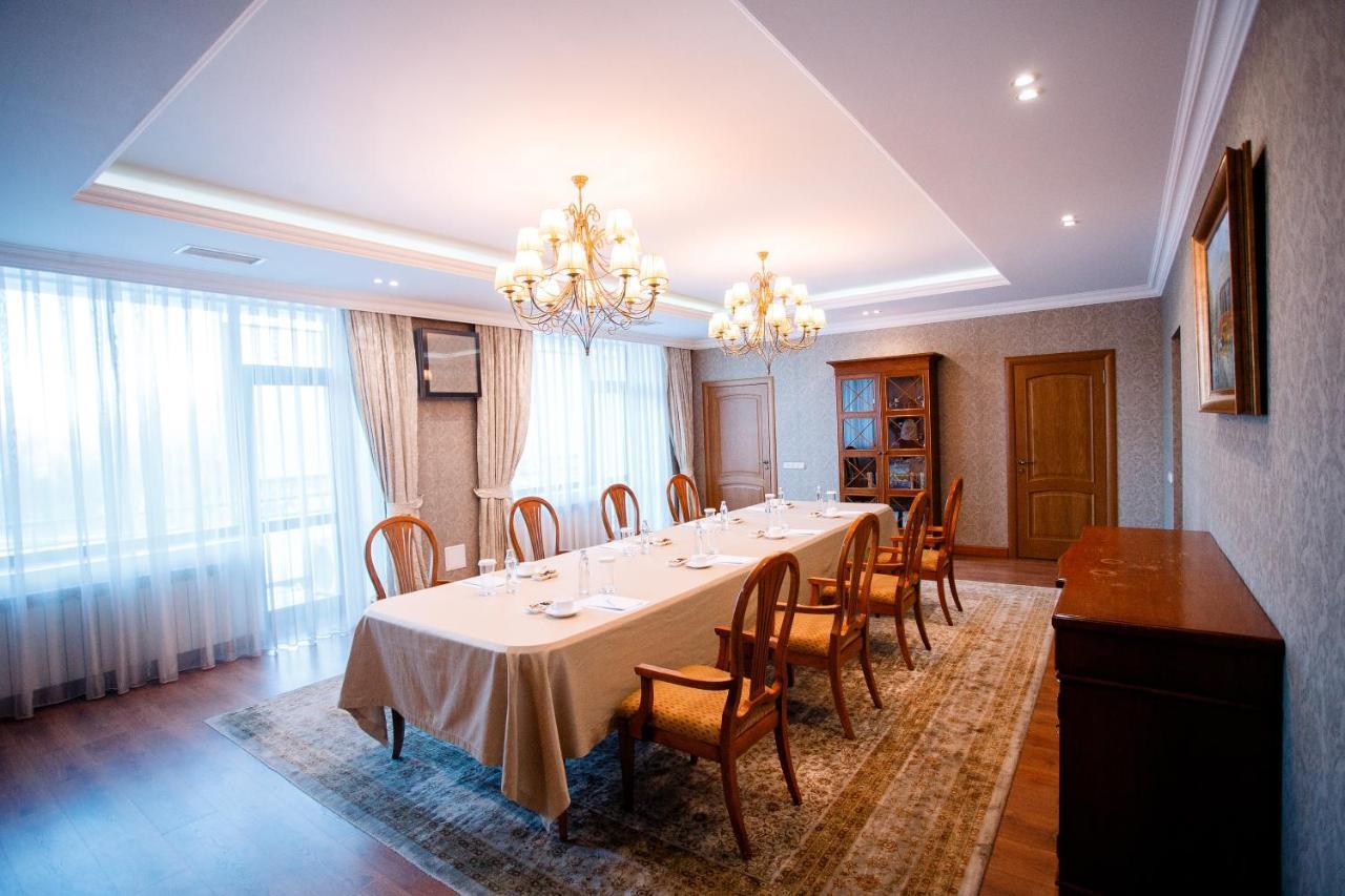 Cosmonaut Hotel Karagandy Buitenkant foto
