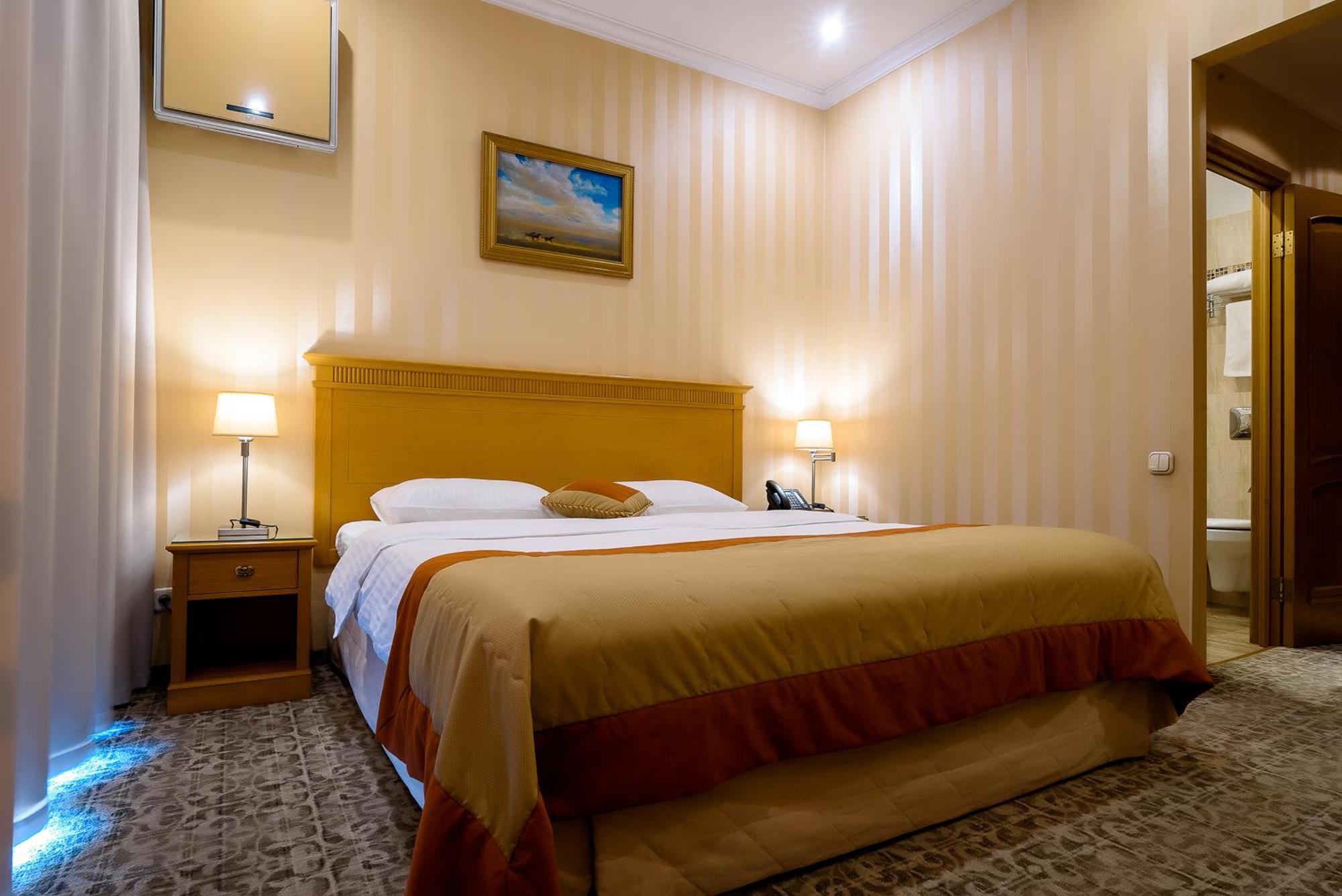 Cosmonaut Hotel Karagandy Buitenkant foto