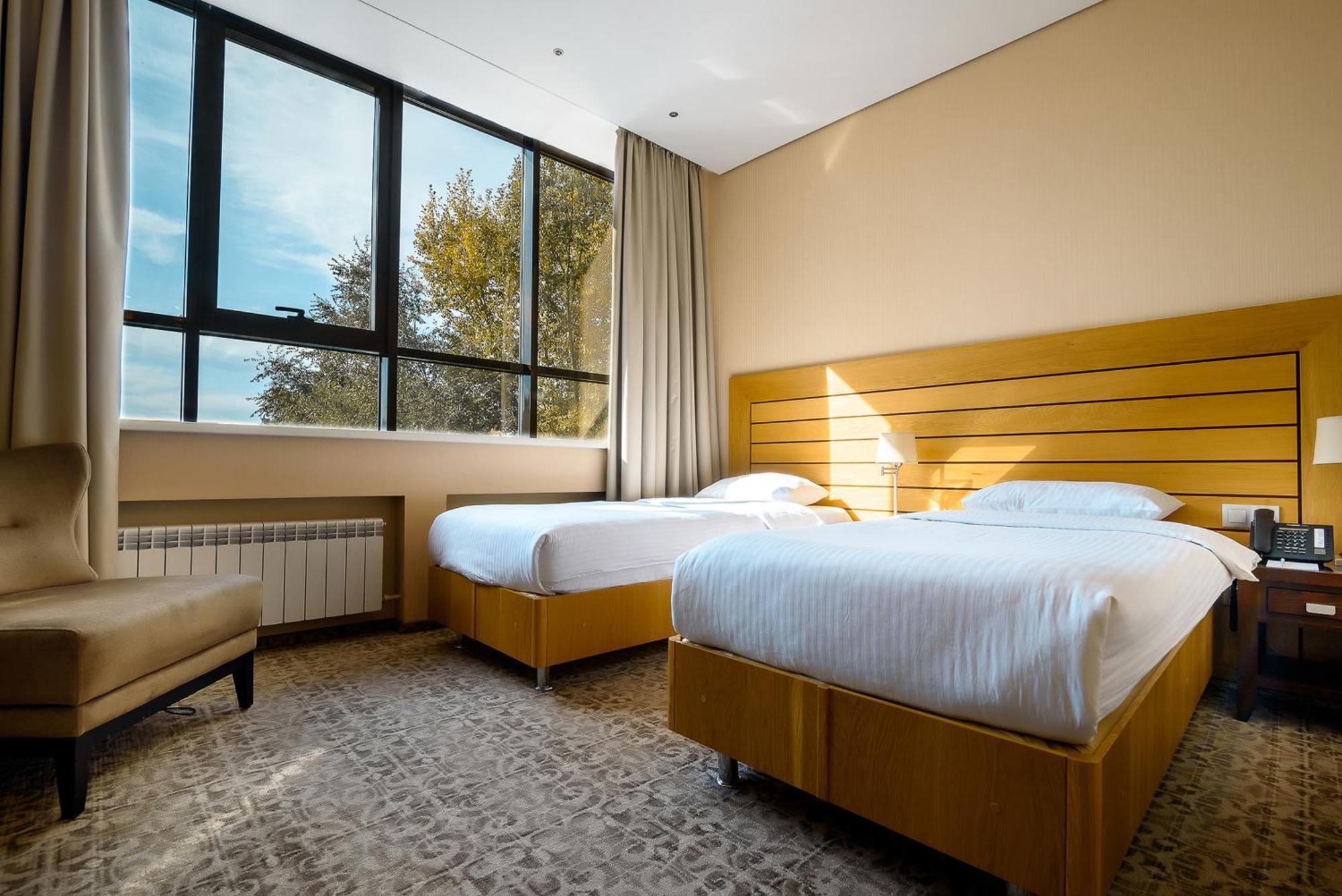 Cosmonaut Hotel Karagandy Buitenkant foto