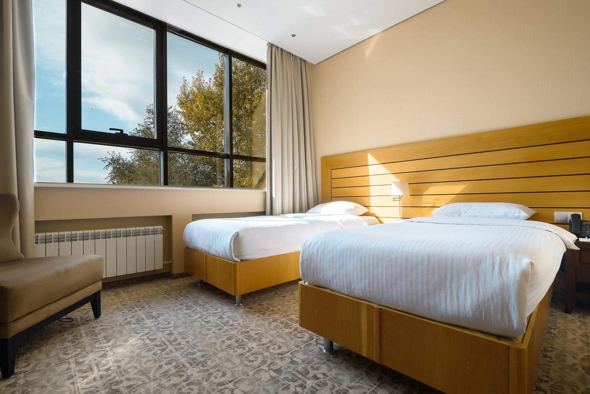 Cosmonaut Hotel Karagandy Buitenkant foto