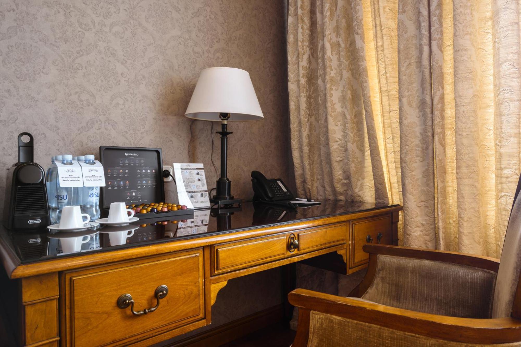 Cosmonaut Hotel Karagandy Buitenkant foto